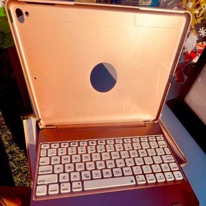 Rose Gold Wireless keyboard case